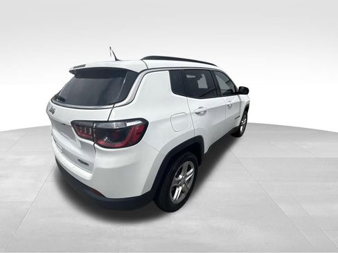 Used 2024 Jeep Compass Latitude AWD/4WD image 8
