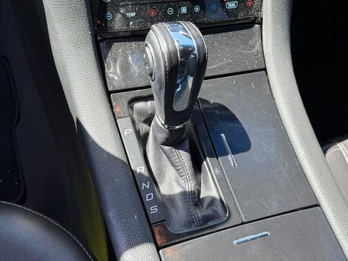 Used 2019 Ford Taurus Limited FWD image 19