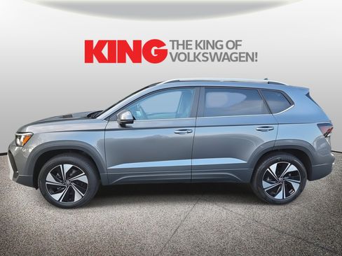New 2025 Volkswagen Taos SE image 4