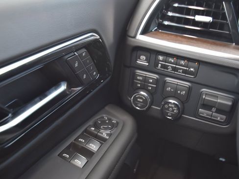 New 2026 Chevrolet Suburban High Country image 16