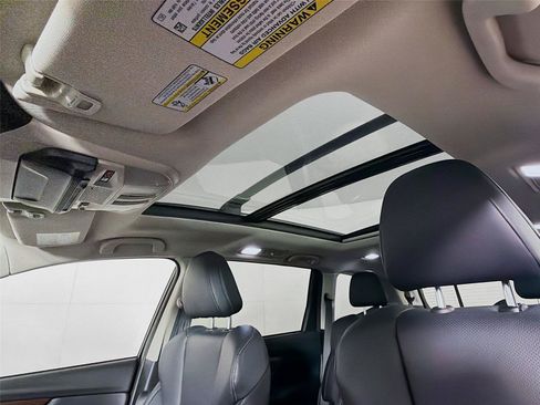 Used 2024 Subaru Ascent Touring AWD/4WD image 5