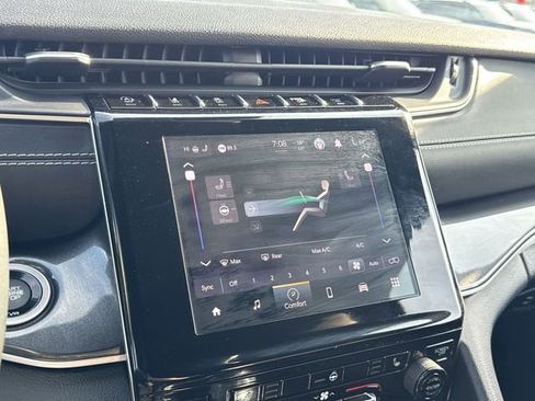 Used 2022 Jeep Grand Cherokee Altitude image 24