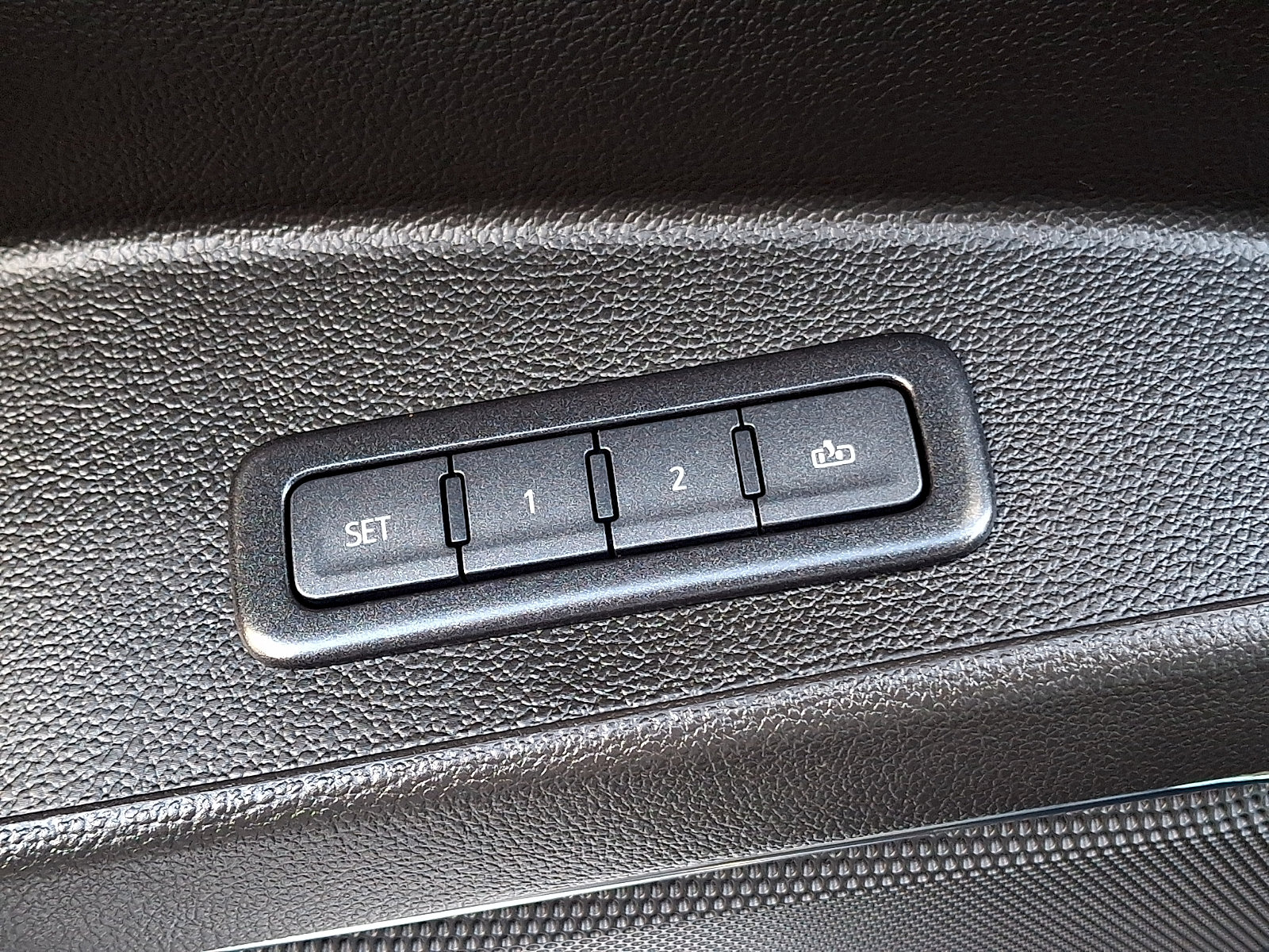 Used 2020 Chevrolet Suburban LT w/ RST Edition AWD/4WD image 25