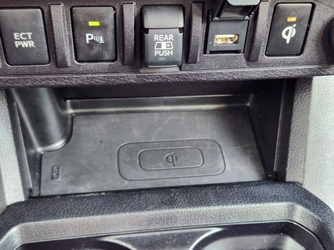 Used 2021 Toyota Tacoma TRD Off-Road w/ TRD Premium Off Road Package image 16