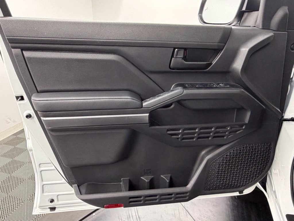 Used 2026 Toyota Tacoma SR5 AWD/4WD image 16