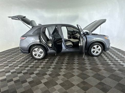 Certified 2024 Honda HR-V LX image 17