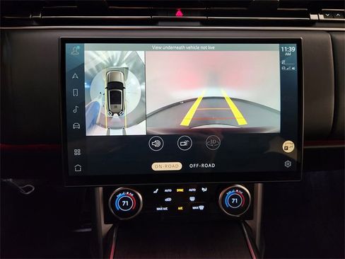 Used 2023 Land Rover Range Rover SE image 17