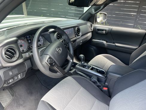 Used 2023 Toyota Tacoma TRD Sport AWD/4WD image 4