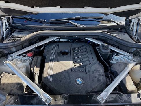 Used 2022 BMW X6 xDrive40i w/ M Sport Package image 30