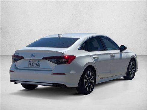 Used 2023 Honda Civic EX image 5