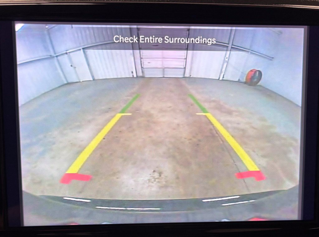 Used 2024 Chrysler Pacifica Limited FWD image 15