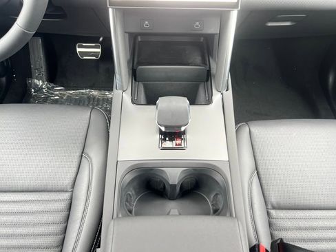 New 2025 Land Rover Discovery Sport Dynamic SE image 24