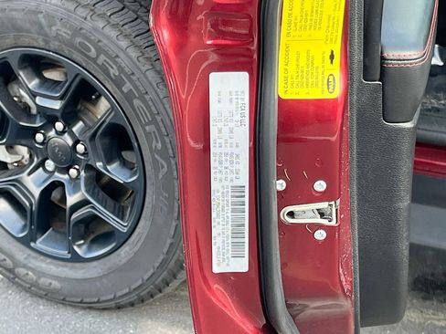 Used 2020 Jeep Cherokee Trailhawk w/ Comfort/Convenience Group image 31