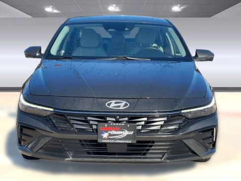 Used 2024 Hyundai Elantra Limited image 6