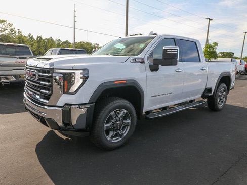 New 2025 GMC Sierra 2500 SLT w/ SLT Premium Package AWD/4WD image 4