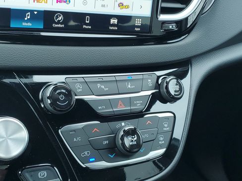 New 2026 Chrysler Voyager LX image 27