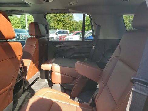 Used 2020 Chevrolet Tahoe Premier w/ Premier Plus Edition RWD image 10