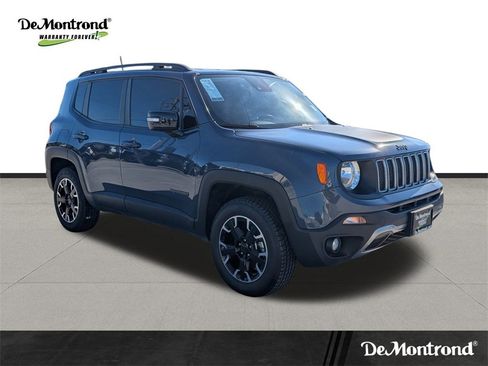 Used 2023 Jeep Renegade Latitude image 3
