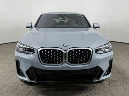 Used 2025 BMW X4 xDrive30i image 2