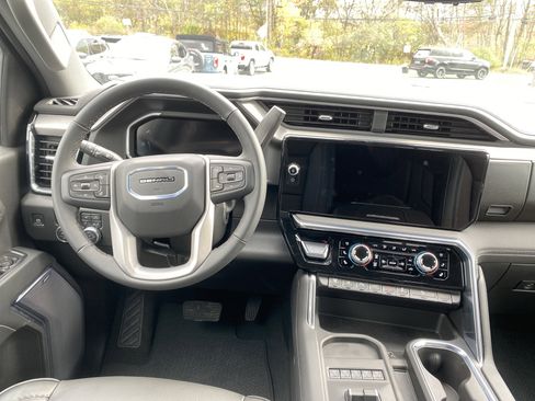 Used 2026 GMC Sierra 2500 Denali w/ Denali Reserve Package image 15