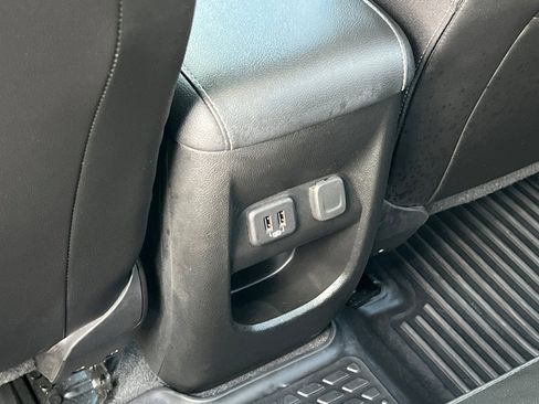 Used 2022 GMC Canyon Elevation w/ Elevation Premium Package image 17