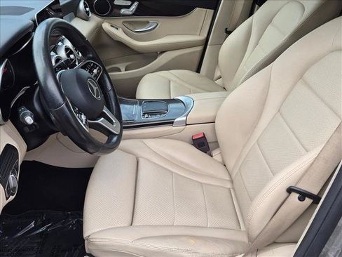 Used 2020 Mercedes-Benz GLC 300 w/ Premium Package image 15