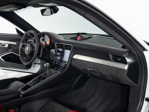 Used 2018 Porsche 911 GT3 image 16