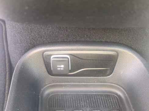 Used 2026 Chrysler Voyager LX FWD image 24