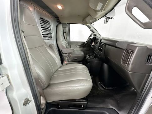Used 2022 Chevrolet Express 2500 w/ Driver Convenience Package RWD image 26