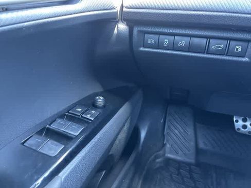 Used 2025 Toyota Camry SE w/ Convenience Package image 38