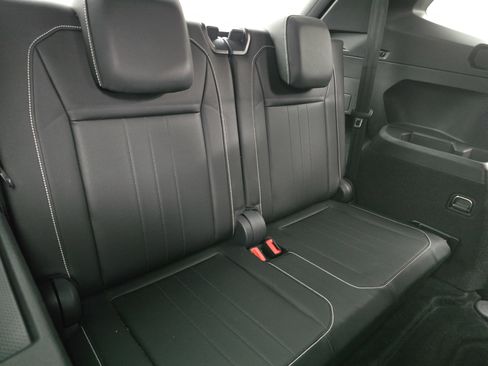 Certified 2023 Volkswagen Tiguan SE R-Line image 12