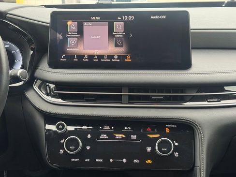 Used 2024 INFINITI QX60 Luxe image 19