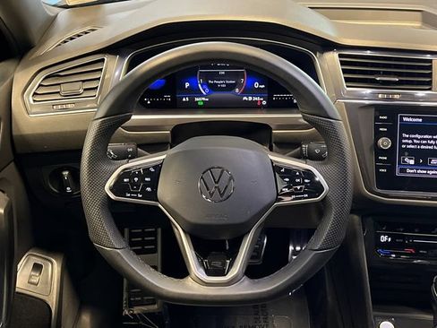Certified 2022 Volkswagen Tiguan SE R-Line FWD image 20