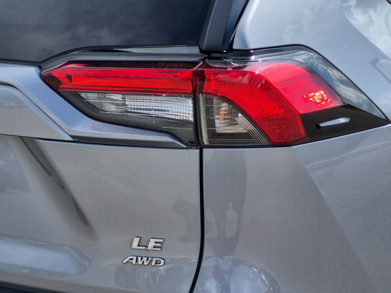 Certified 2025 Toyota RAV4 LE AWD/4WD image 23