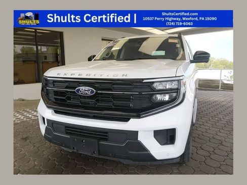 Used 2025 Ford Expedition Active AWD/4WD image 1