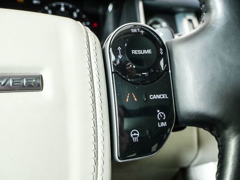 Used 2020 Land Rover Range Rover HSE image 12