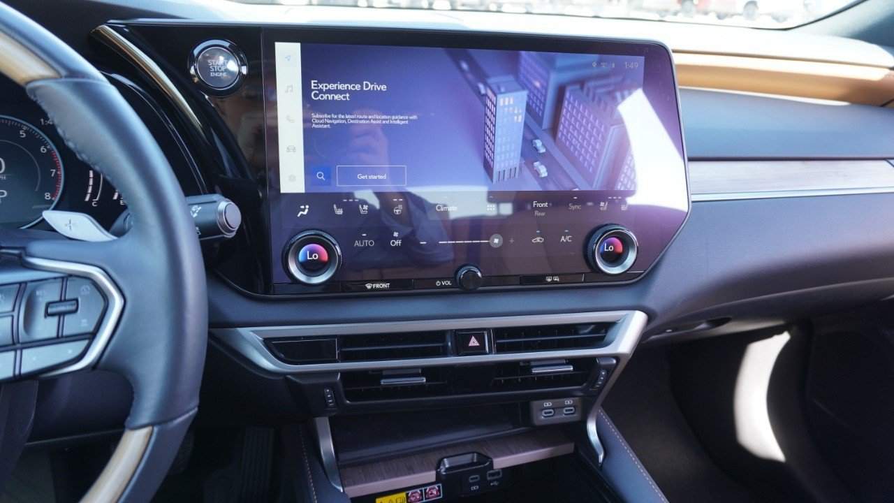 Used 2024 Lexus RX 350 Premium w/ Cold Area Package AWD/4WD image 17