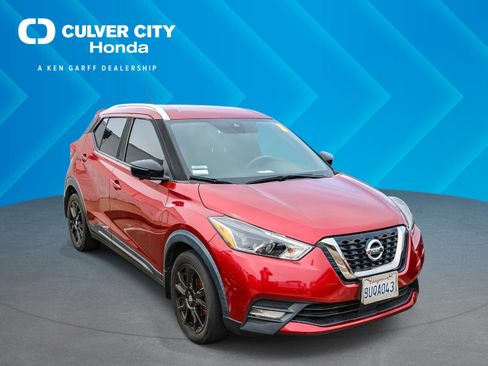 Used 2020 Nissan Kicks SR w/ SR Premium Package image 1