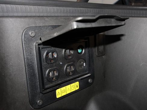 Used 2023 Ford F150 Lightning XLT image 42