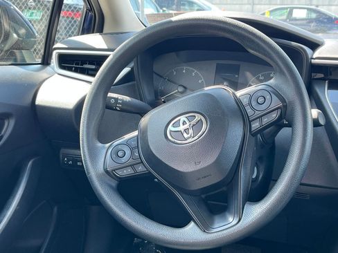 Used 2025 Toyota Corolla LE image 27