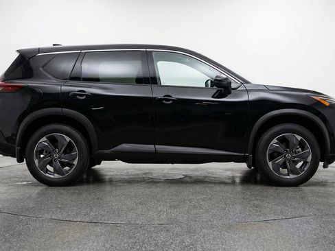 Used 2025 Nissan Rogue SV FWD image 11