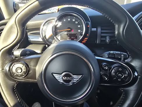 Used 2016 MINI Cooper 4-Door Hardtop FWD image 18