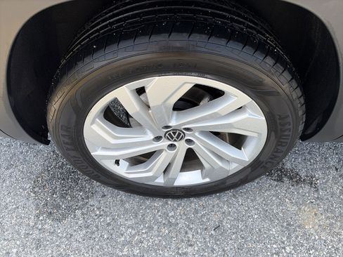 Used 2023 Volkswagen Atlas SE image 14