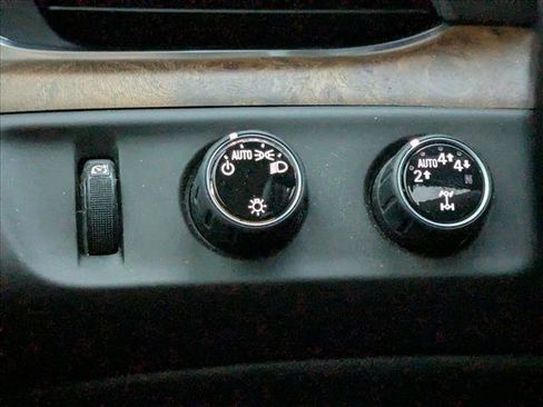 Used 2017 Cadillac Escalade Premium Luxury w/ LPO, Radiant Package image 15