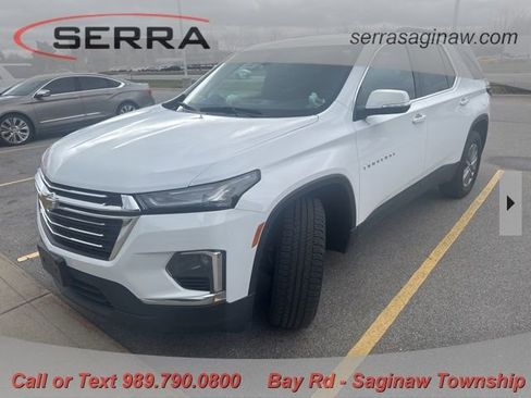 Used 2023 Chevrolet Traverse LT image 1