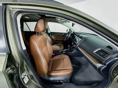 Used 2019 Subaru Outback 3.6R Touring w/ Popular Package #3A AWD/4WD image 30