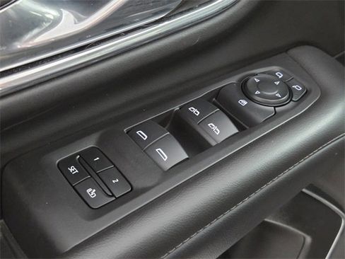 Used 2024 Chevrolet Suburban LT image 20