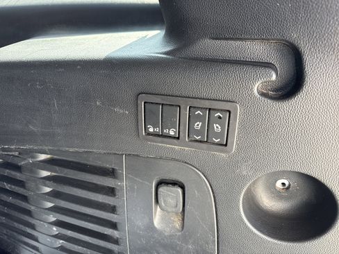 Used 2020 GMC Yukon XL SLT image 33