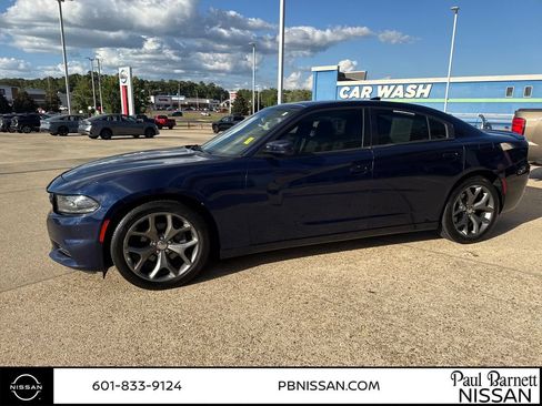 Used 2016 Dodge Charger SXT w/ Rallye Group RWD image 13