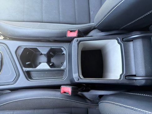 Used 2022 Volkswagen Taos SE image 19